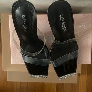 Cape Robbin 8.5 M black high heel shoes.